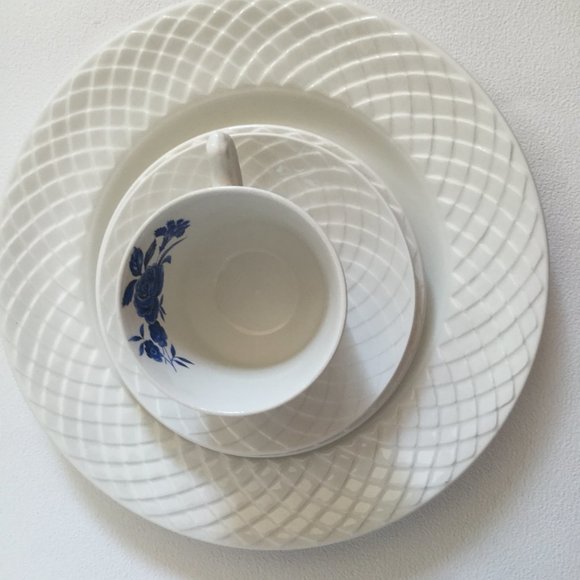 Enoch Wedgewood Tunstall England Blue Rose Ironstone lot of 3 plates & 1 cup - Picture 11 of 11